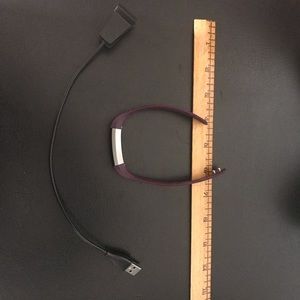 Fitbit Alta with charger includes purple band L